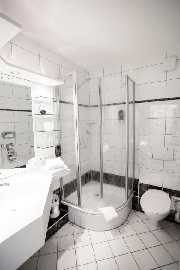 Hotel Zur Post 布里隆 外观 照片